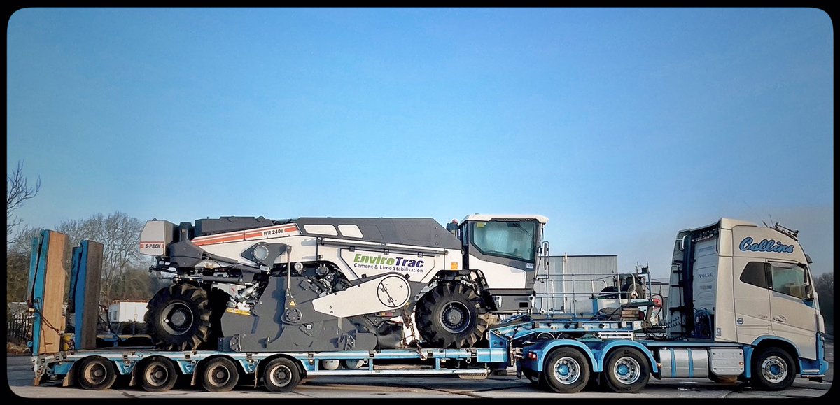 O5OGT's tweet photo. New week, New kit for @EnviroTrac_
Impressive looking new @WirtgenGmbH WR240i
Being transported by one of @Collins_Earth Transport’s 
Volvo FH16’s 😎 https://t.co/OmkNEaajPi