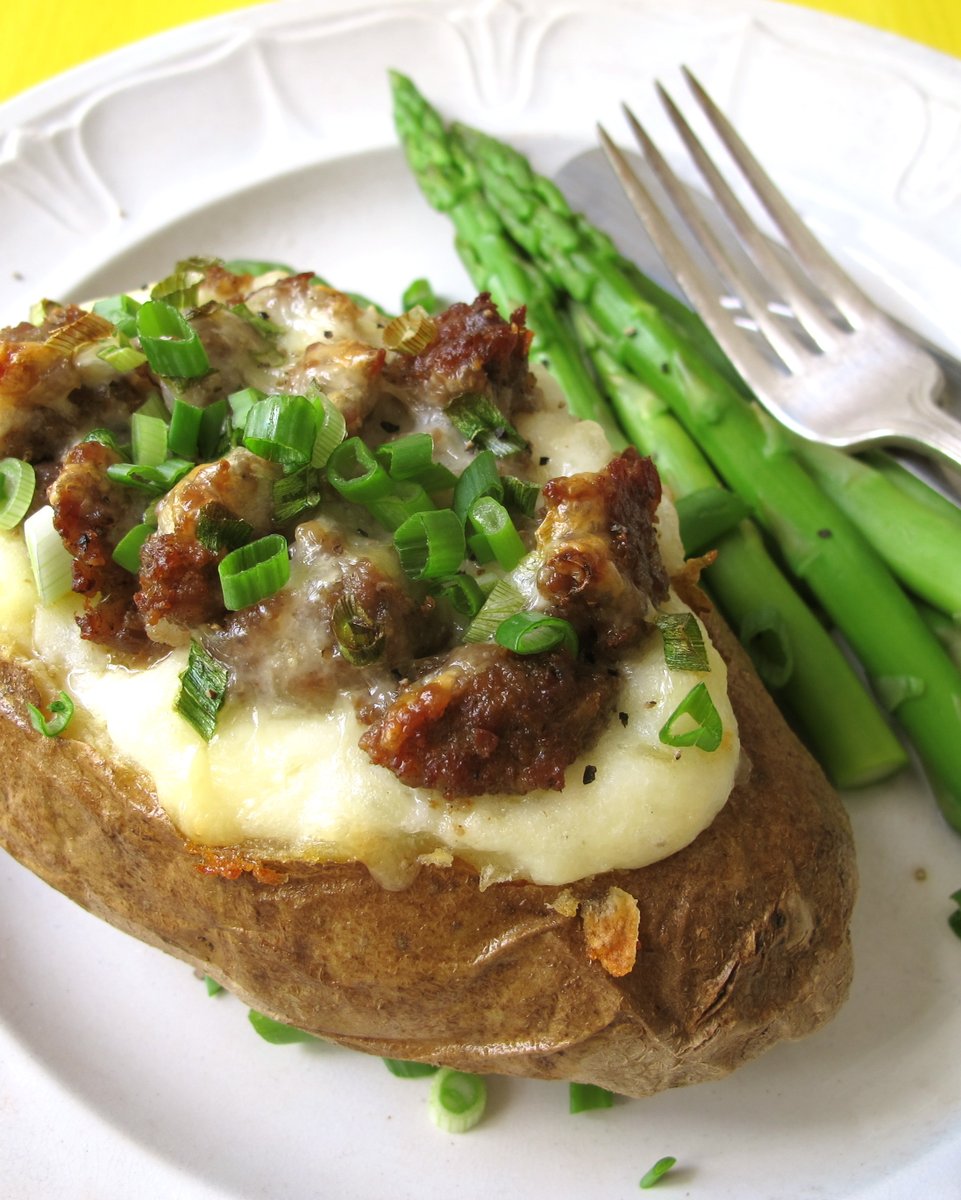 SwaggertysFarm's tweet photo. What's a St.Patrick's Day 🍀 recipe without a potato? How about these Twice-Stuffed Baked Potatoes! https://t.co/hzZlkJVBic #StPatricksDay #stpatricksdayrecipe https://t.co/uDP7zPTpvU
