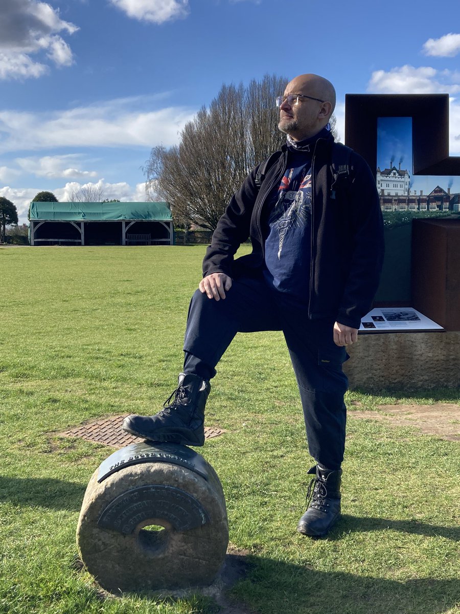 Bypassuk's tweet photo. Here I am working in Nottingham.
I’m 58. But still have the Witt of a 57 year old. When asked to “let me take a serious photo please “. By my charge of the day. #pose #dayout #oldbutnotout #stillatit https://t.co/lF0EILmrGr