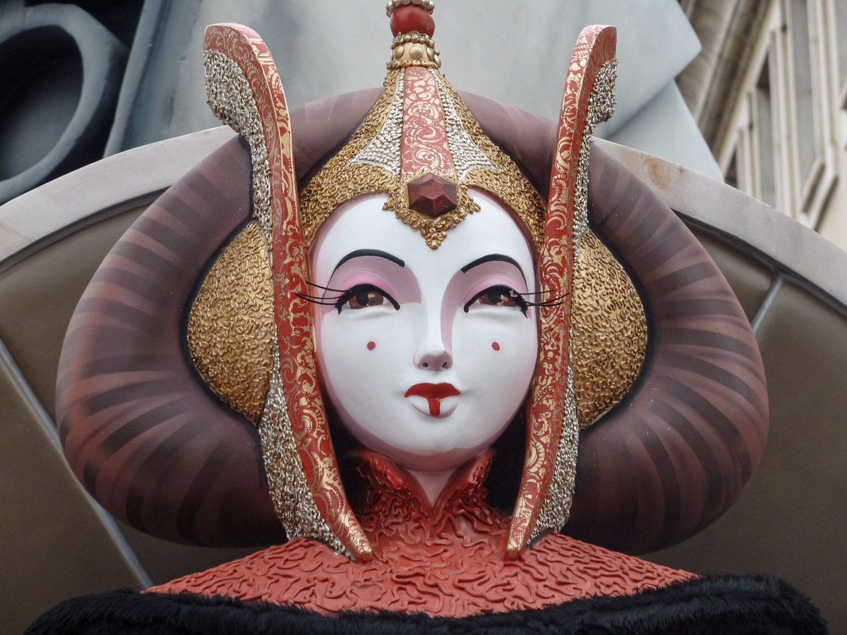 barnesinthecut's tweet photo. Para los fans de Star Wars que no puedan venir a Valencia en Fallas: https://t.co/h2X82fLVfI