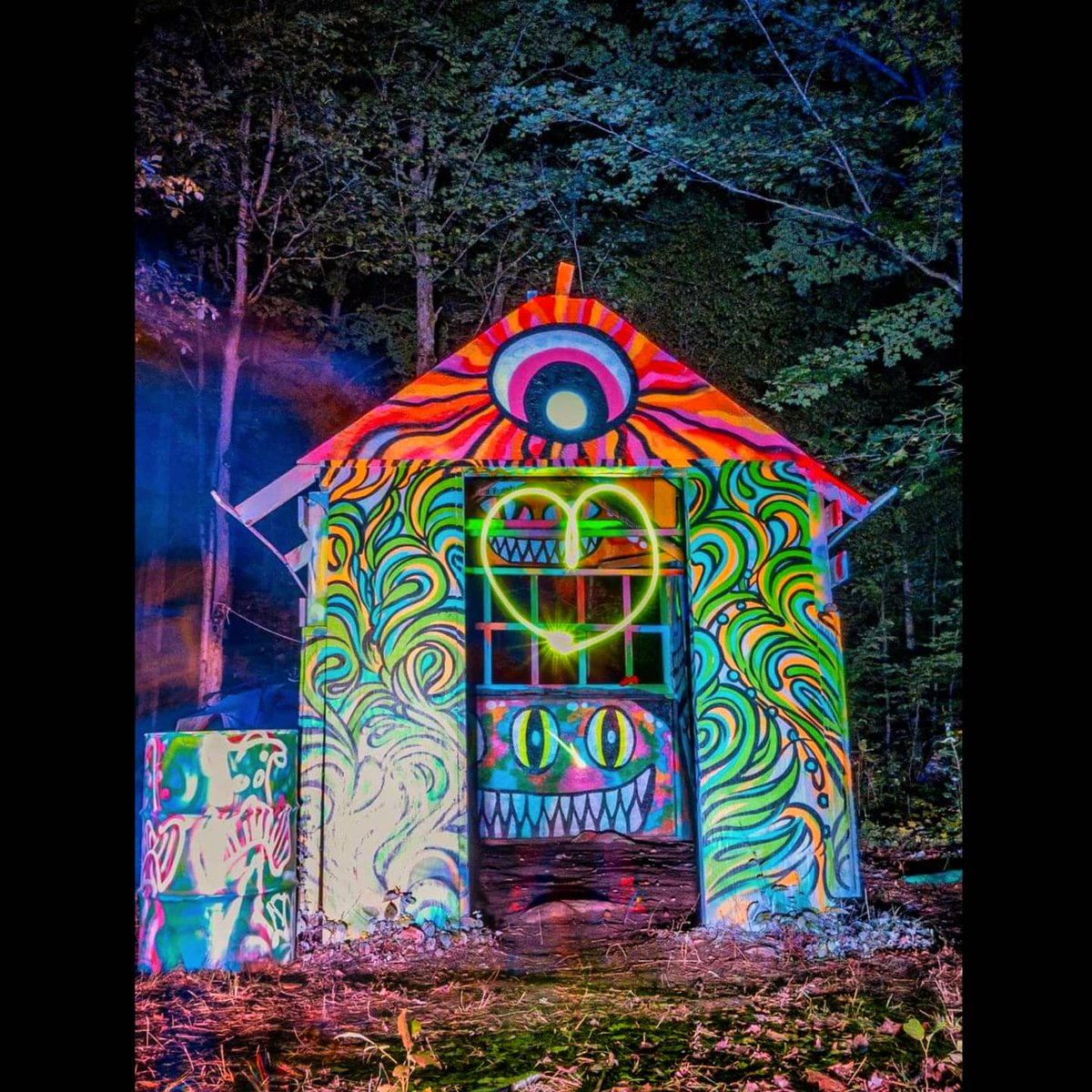 dajenesisx's tweet photo. Fun summer memories with lots of paint, music and the only @timmydrift - What will Summer 2022 have in store for us? ✨ https://t.co/zVk6uArtvT