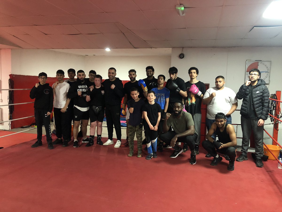 FitFactoryAbc's tweet photo. Always a pleasure to catch up with @EmpireBoxingGym brilliant experience for 2 of our lads sparring for the 1st time outside of our gym, great gym &amp; great people    👊🏻💥👊🏻 https://t.co/64Mk3btScw