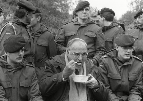 Ruebenhorst's tweet photo. Thema #Kohlsuppe. https://t.co/9kg2mFMhht