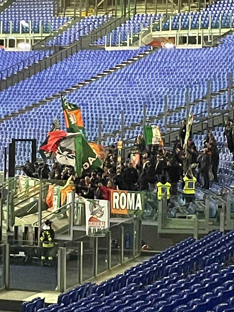 VFCinRome's tweet photo. Sempre con voi @VeneziaFC_IT https://t.co/xVbaRSXYYn