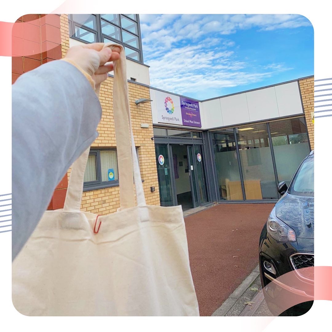 tlrbox21's tweet photo. Some volunteer action shots, dropping of our First Period Packs to school in Sefton! With your help and donations, we are able to do this for many schools who are onboard in tackling period poverty in our community.❤️✨

#donations #support #thelittleredbox #sefton #liverpool https://t.co/LTypKruN8A