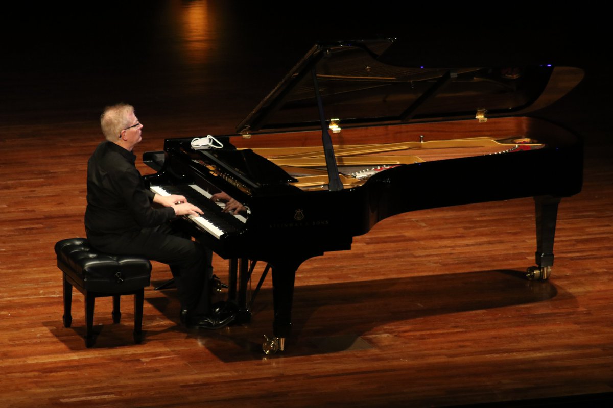 CSUFMusic's tweet photo. Dr. Rob Watson's Faculty Recital

#CSUFMusic #CSUF #music #CSUFFaculty https://t.co/OPPXeCcyk7