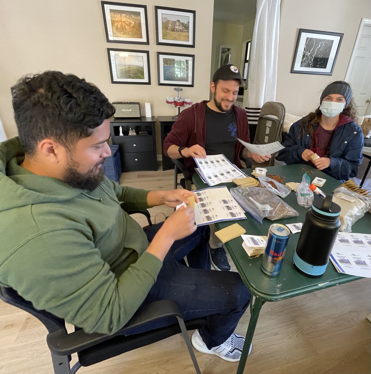 TreeSanDiego's tweet photo. Appreciation post for our interns who dedicated their time to packaging complimentary tree seeds for upcoming events. We cannot thank them enough for their hard work!
#internappreciation #internship #TreeSD #treeseeds #community #teamwork https://t.co/KDoaLb3vqA