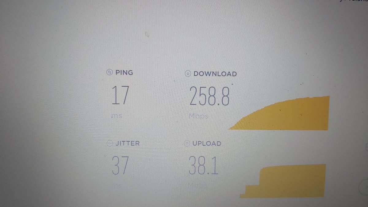 Chaoxz__'s tweet photo. @Telenet Niets lijkt te helpen ik begrijp het niet meer , terwijl ik op mijn laptop deze internet speed test doe zonder ethernetkabel verbonden en toch krijg ik niks geleden op andere toestellen zoals gsm,ps4,etc... https://t.co/Ob9zGWOIPz