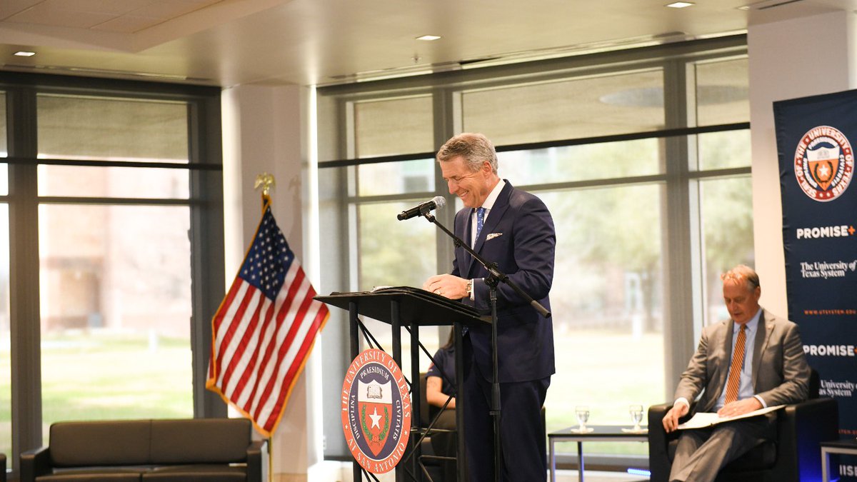 UTSA's tweet photo. Behind the scenes at today’s Promise Plus news conference with @UTSystem, @JBMilliken, @PresidentEighmy, and @Menendez4Texas 🤙

#UTSA #PromisePlus #BoldPromise https://t.co/JD6ORZzQeG