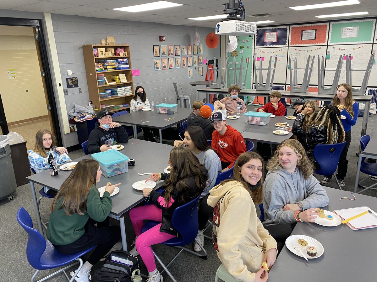 MsReikMath's tweet image. Pi Day never disappoints! Creativity at its finest! We had pictures, poems, songs, jewelry and LOTS of yummy food! So grateful to get to celebrate with current students while reminiscing with previous ones. A great reminder that middle schoolers and math are just the best! #yum