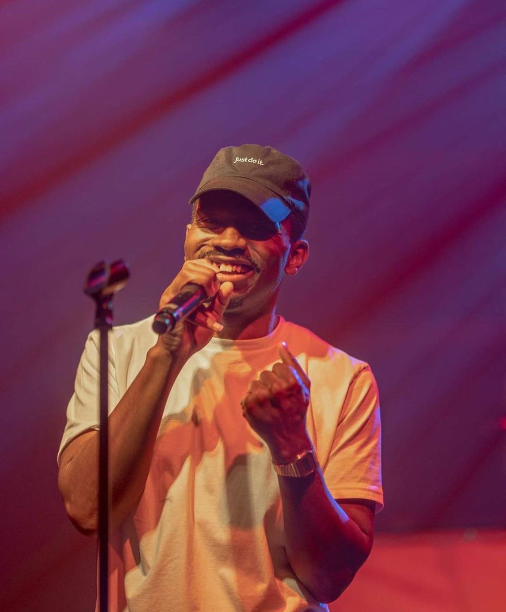MaLLy's tweet photo. What the year 36 looks like on your boy. On tour with my dudes, a lil bread in the bakery, water in my bottle and a smile on my face. 🎈✌🏾

#ItsMyBirthday 
#BlackMoses 
#UnapologeticallyNappy https://t.co/qFXJ4HqICl