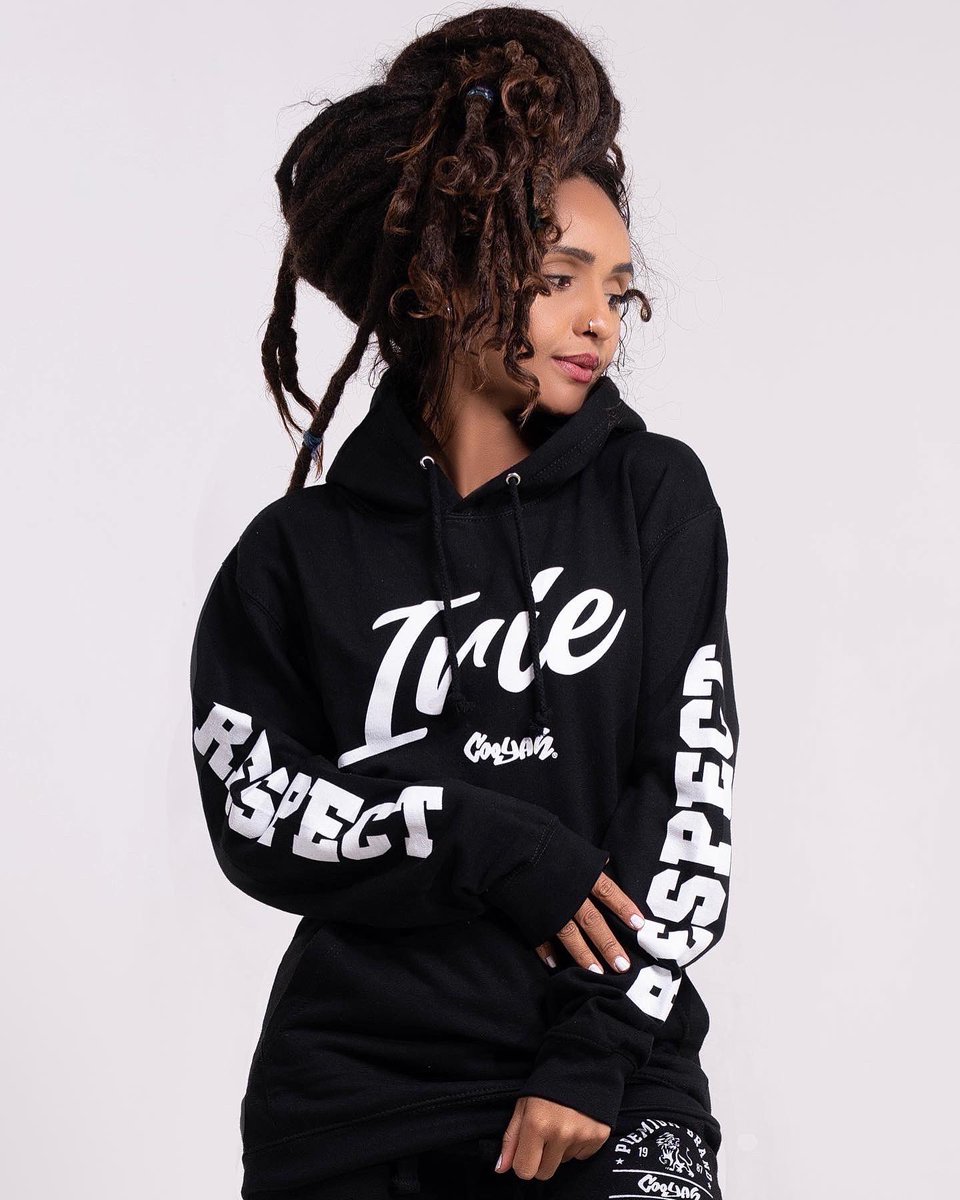 CYEvolution's tweet photo. You had me at Irie 🖤 New colors available worldwide at https://t.co/NdFDtMEhOq  
•Model: @IIKayaIses 

#Irie #Hoodies #Cooyah #apparel #reggae #locstyles #rasta #hoodie #vibes https://t.co/6KmOM5vS5m