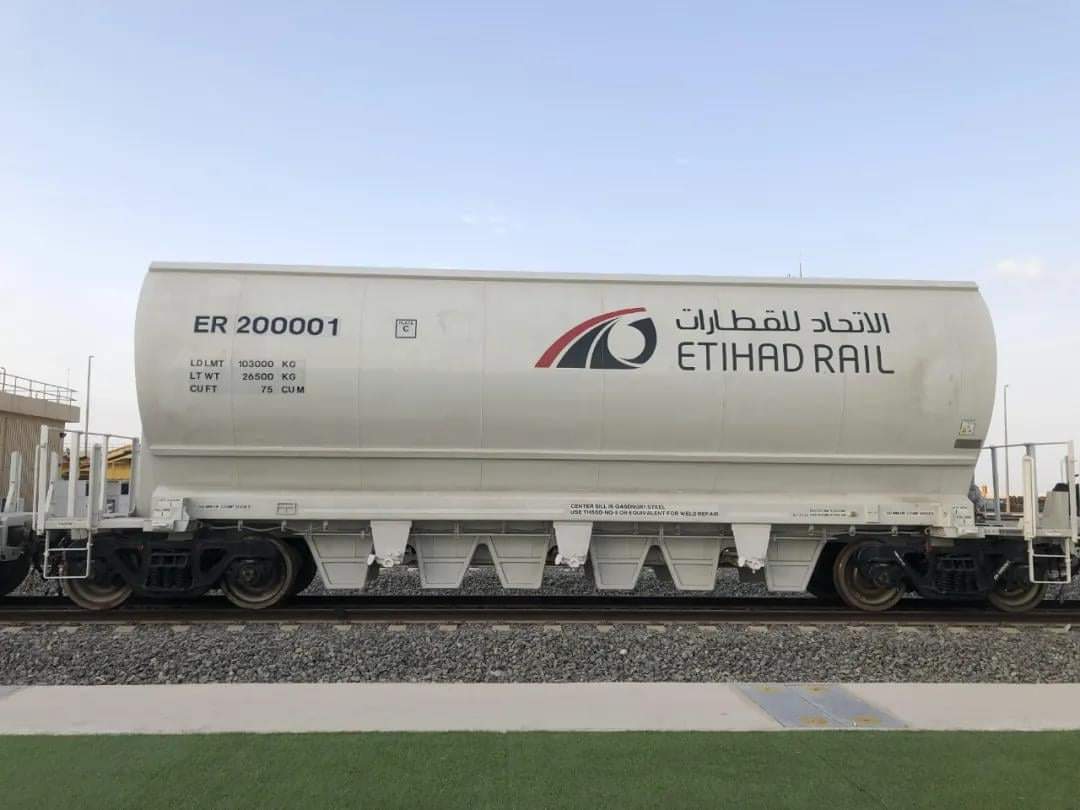 shahsabg's tweet photo. 5 vehicles manufactured by #CRRC Changjiang #delivered to #ZayedPort #AbuDhabi.1st batch of vehicles,2nd phase #UAE’s railway project,design, manufacturing & maintenance processes of all #vehicles in 1st 2nd phases #project –effectively improved UAE’s railway freight capacity. https://t.co/KSgN6mqdyG