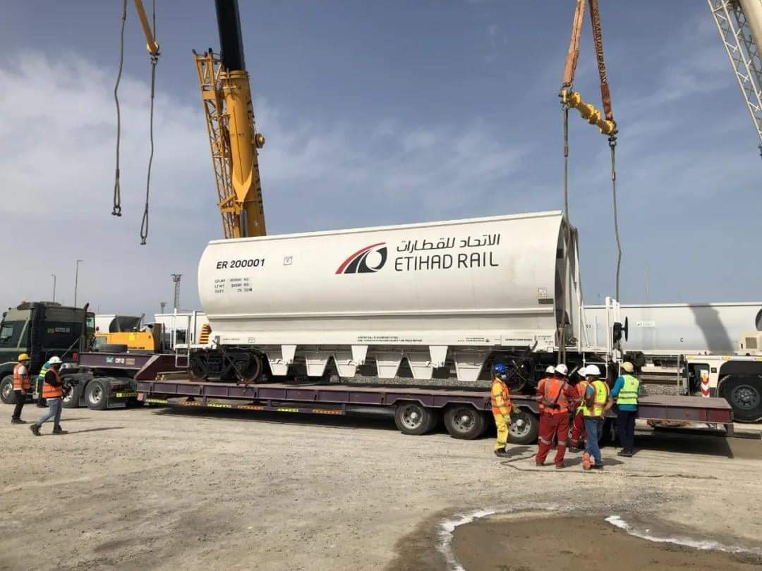 shahsabg's tweet photo. 5 vehicles manufactured by #CRRC Changjiang #delivered to #ZayedPort #AbuDhabi.1st batch of vehicles,2nd phase #UAE’s railway project,design, manufacturing & maintenance processes of all #vehicles in 1st 2nd phases #project –effectively improved UAE’s railway freight capacity. https://t.co/KSgN6mqdyG