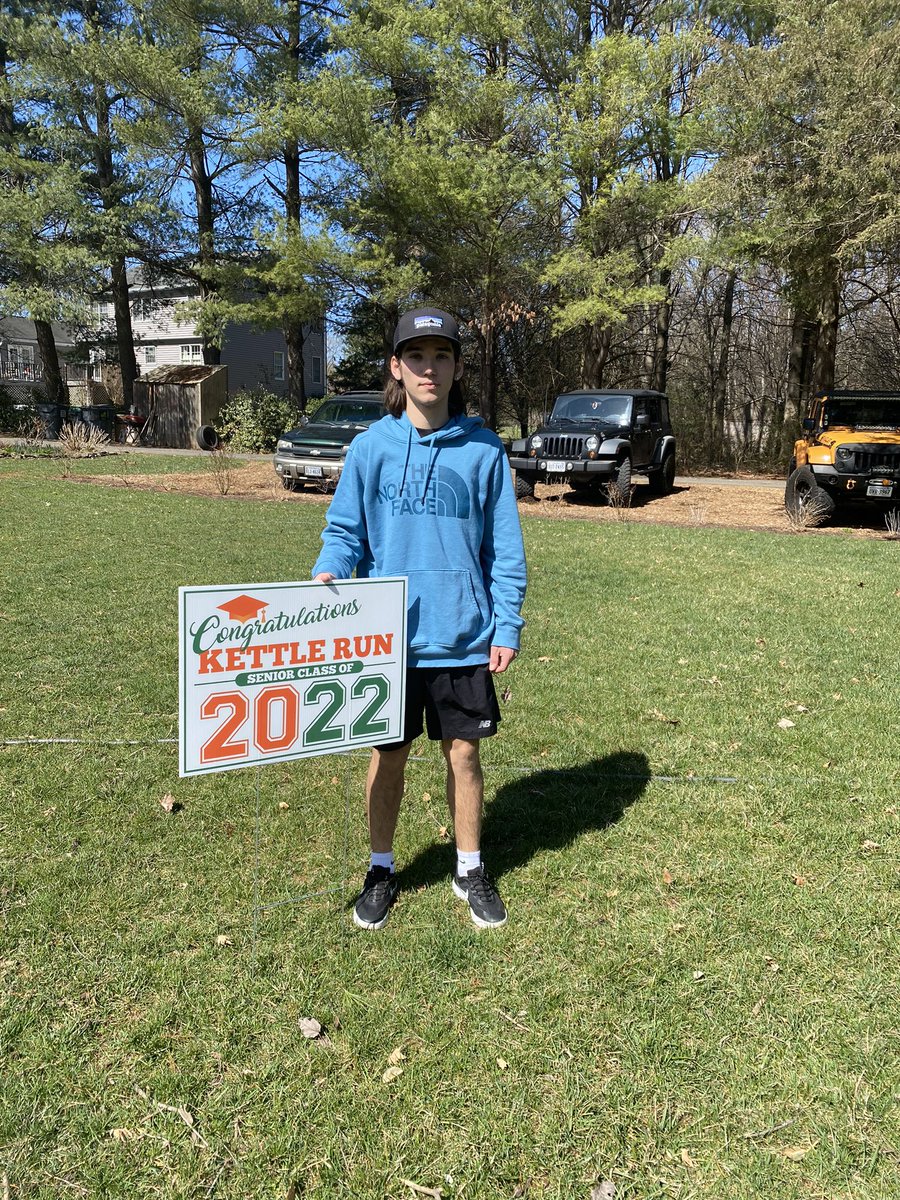 KarenFrye17's tweet photo. Congratulations class of 2022! @KettleRunNews https://t.co/o76takrS0a