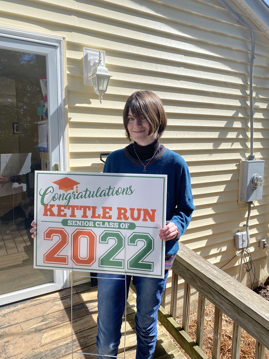 KarenFrye17's tweet photo. Congratulations class of 2022! @KettleRunNews https://t.co/o76takrS0a