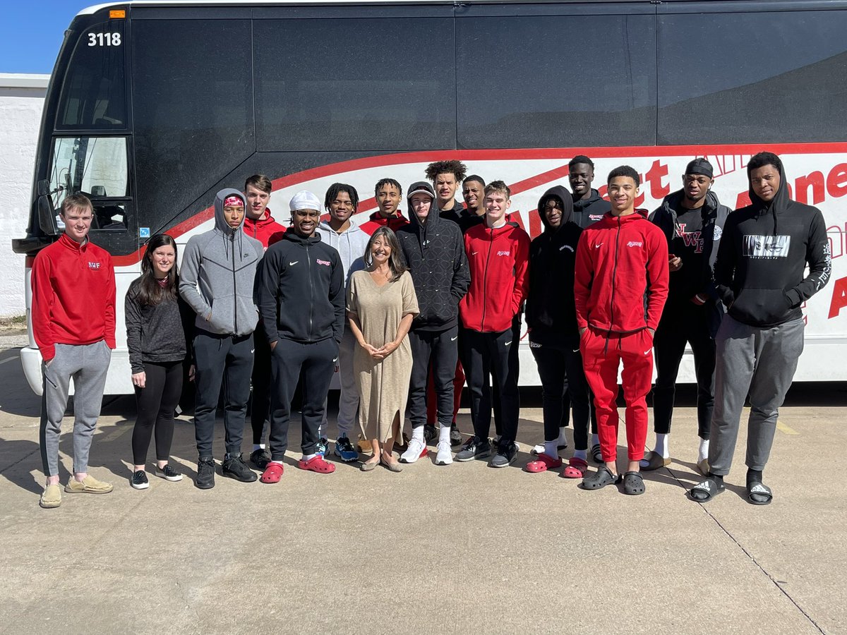 DooDahDiner's tweet photo. @tayloreldridge @gregheiar @NWFRaiders @ForbesWakeHoops @coachchrisjans We loved filling the team up with the Sunday Brunch Buffet for the team! #builtdifferent @NWFRaiders #mommadoodah https://t.co/H4Yw3XQFjS