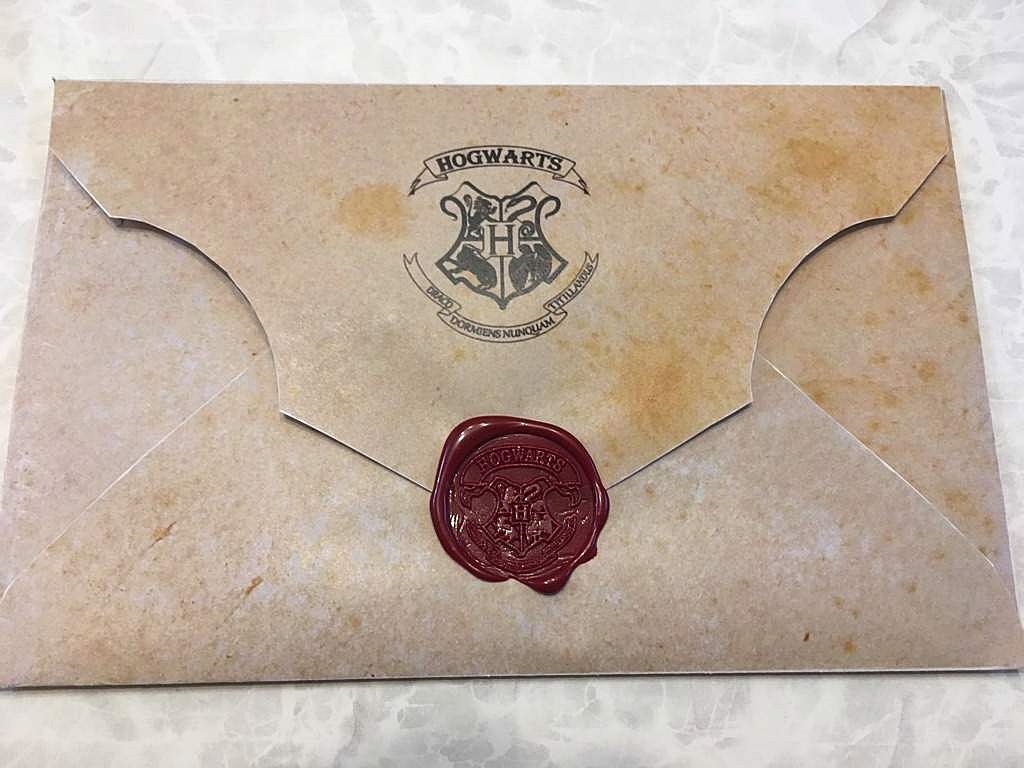 Da RT si sigues esperando tu carta de Hogwarts.