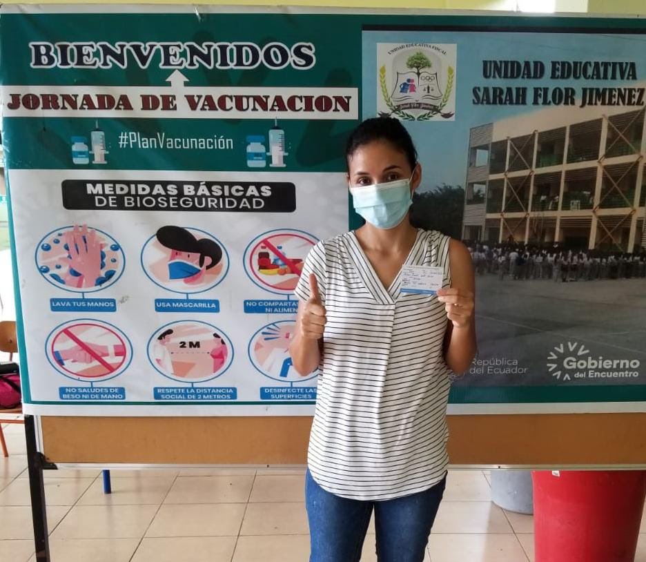 Salud_Guayas's tweet photo. #DileSíALaVacuna | "Hoy tenía muchas cosas que hacer, pero me di el tiempo para aplicarme mi segunda dosis de la #VacunaCOVID19. La recibí en la Unidad Educativa #SarahFlor, en donde me brindaron una excelente atención", expresó Noemí Arias.
#VacunadosEstamosSeguros https://t.co/aVHkmSjtAt