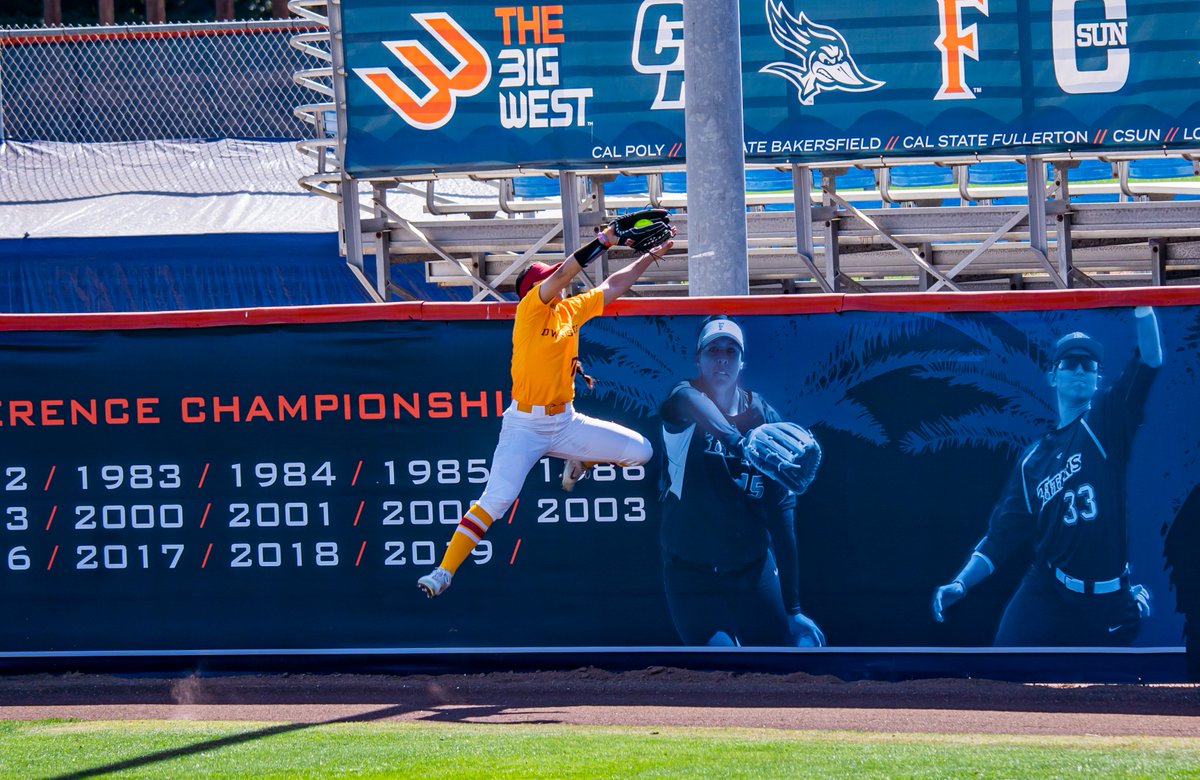 CycloneSB's tweet photo. 𝙎𝙢𝙤𝙤𝙩𝙝 𝙘𝙧𝙞𝙢𝙞𝙣𝙖𝙡 😎

Robbery by @milaysiacorrynn 📸

🌪🥎🌪 https://t.co/Z3Nl3pzSWh