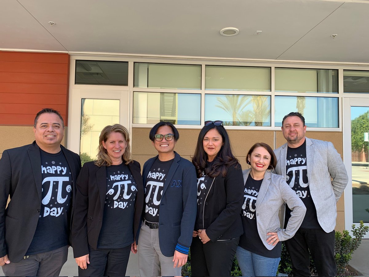 joiknow's tweet photo. @RowlandSchools @NogalesNobles celebrating #NHSPiDay22 https://t.co/jnQgpVLkbe