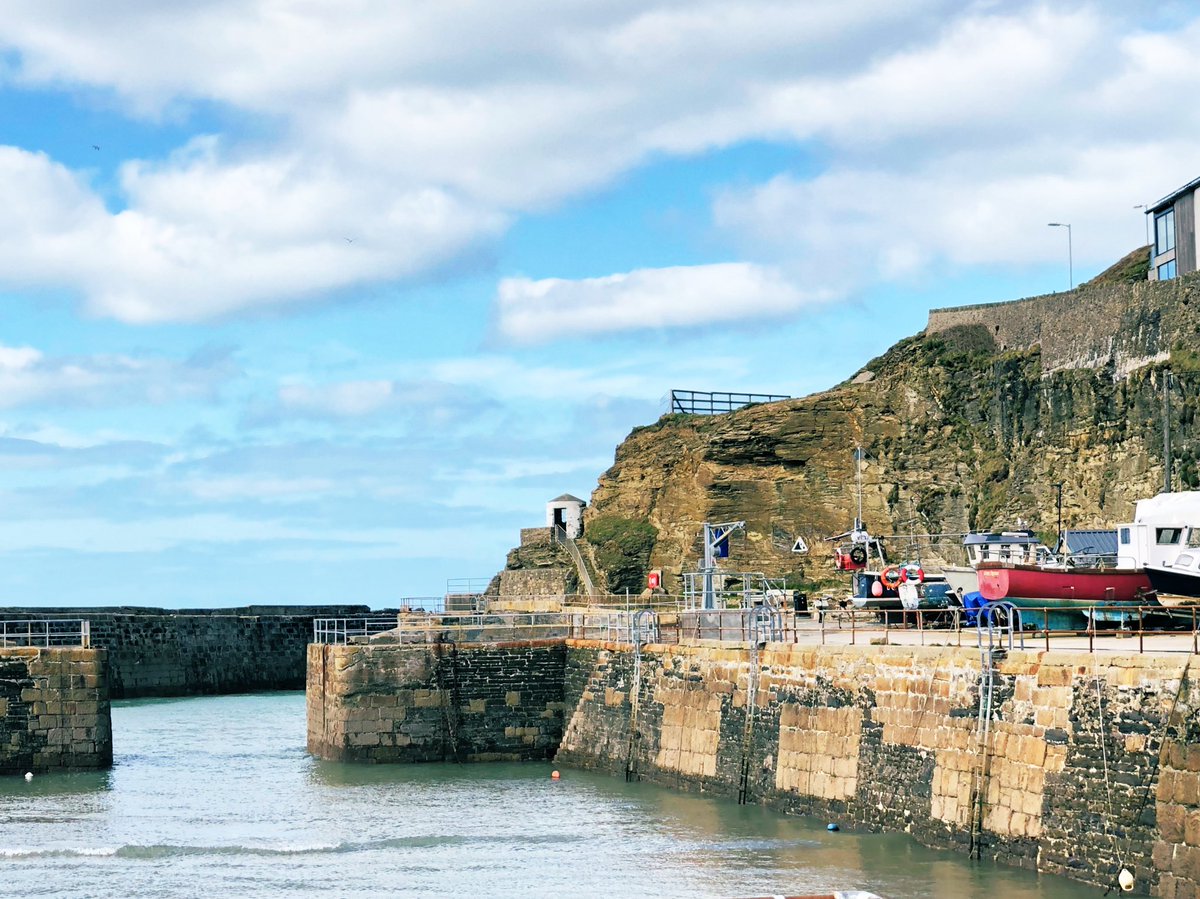 Portreath looking absolutely smashing a few days ago! @BakeryPortreath @PortreathHA @PortreathBeach @TinCoastNT @CarolynKennett @gosia_bal @Kim83539559 @swcoastpath @Cornwall_Coast @PortreathSLSC @iwalkc @Surf_Cornwall @ILoveCornwallUK @BBCCornwall