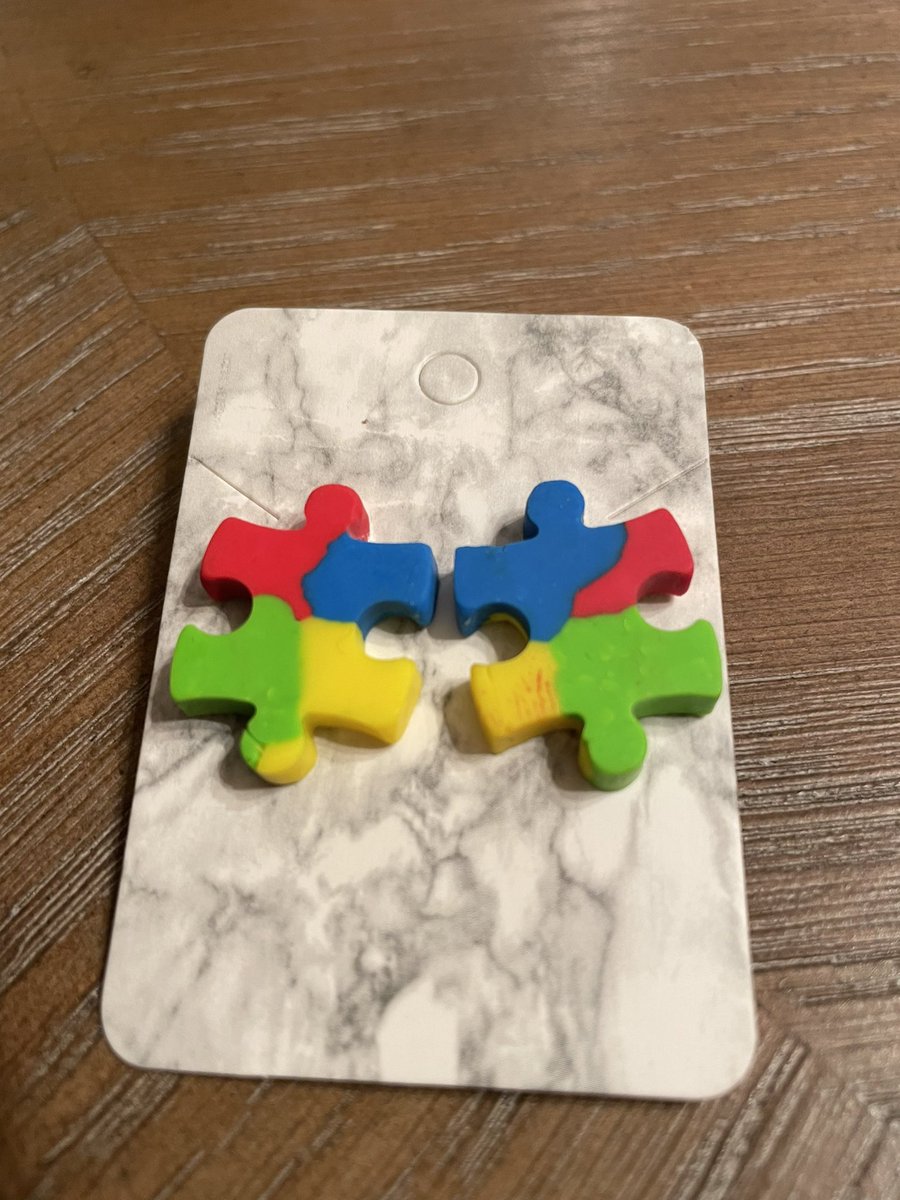 damnleash337's tweet photo. #autismawarness earrings custom made… get with me for a pair https://t.co/soQb9Q23Ue