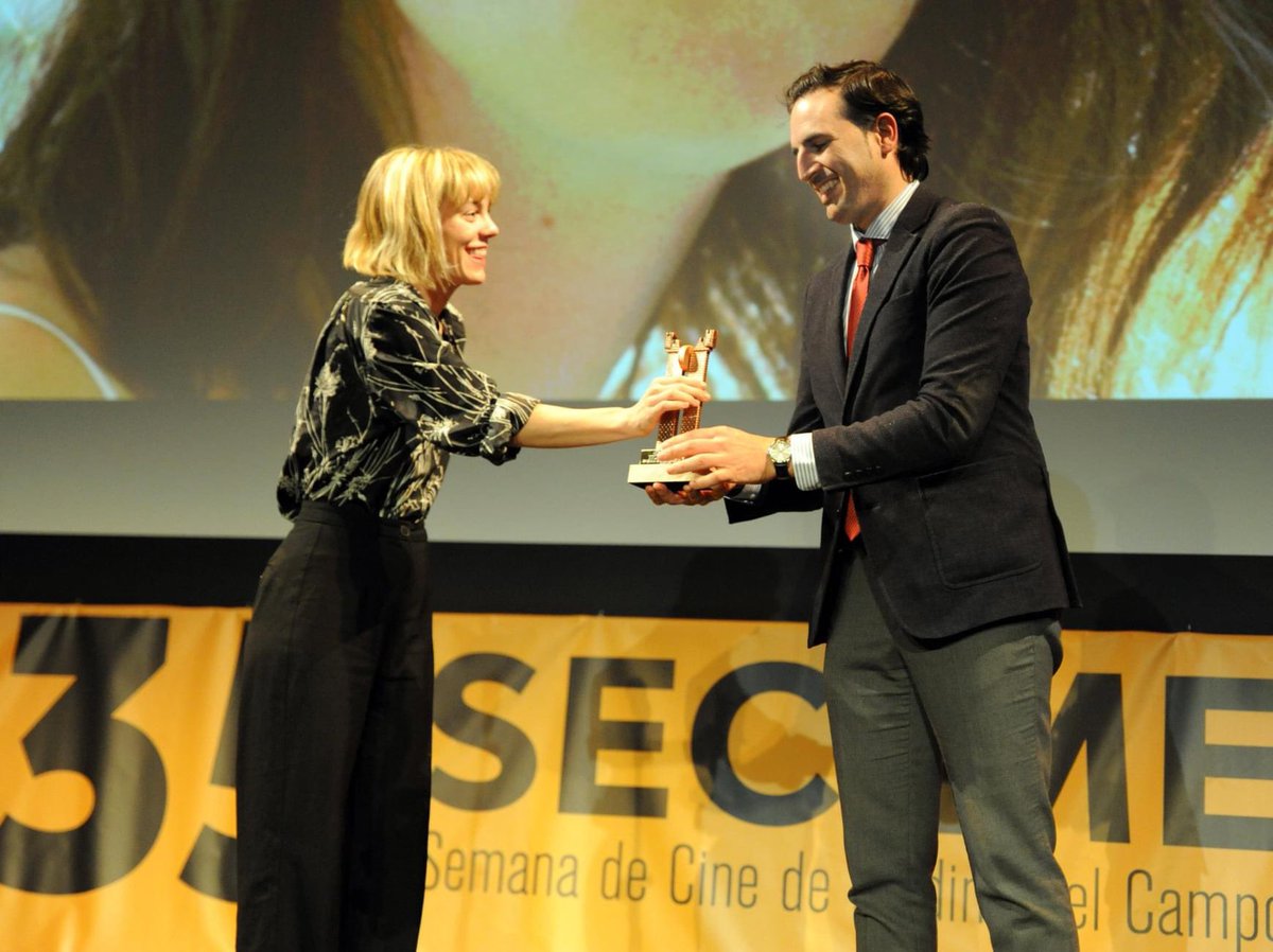 GuzmanGomezMdC's tweet image. Entregar el #roel a la actriz del S. XXI de la @FestivalCineMed a @vickyluengo siempre es un orgullo como #alcalde @AyuntamientoMDC 
Además de gran actriz, nos ha demostrado es que es sencilla, humana y generosa con sus compañeros. Deseo que sigas cosechando muchos éxitos!!