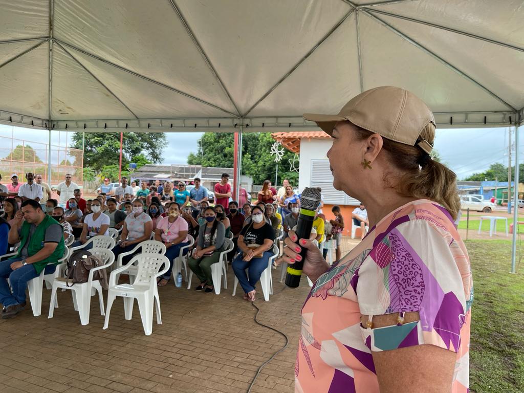 lenepetecao's tweet photo. Tive a alegria de acompanhar a assinatura das obras de construção da Rodoviária da Vila do Caquetá, em Porto Acre. Uma conquista que é fruto da emenda do @senadorpetecao. Mesmo como vereadora de Rio Branco, fiz questão de acompanhar a celebração dessa conquista para o nosso povo. https://t.co/zmAj1HQYYj