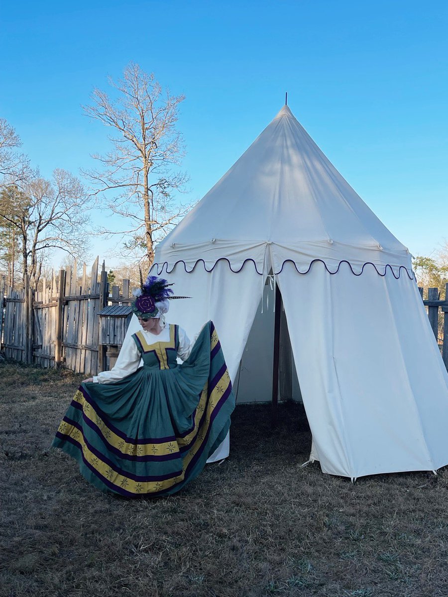 RocketeerLady's tweet photo. “If adventures will not befall a young lady in her own village, she must seek them abroad.”
.
#landsknecht #german #gulfwars #reenactorsofinstagram #costumers #historical #womeninstem #aerospaceengineering #rocketscience @SCAsocial @GulfWars https://t.co/fbpZp5ahrM