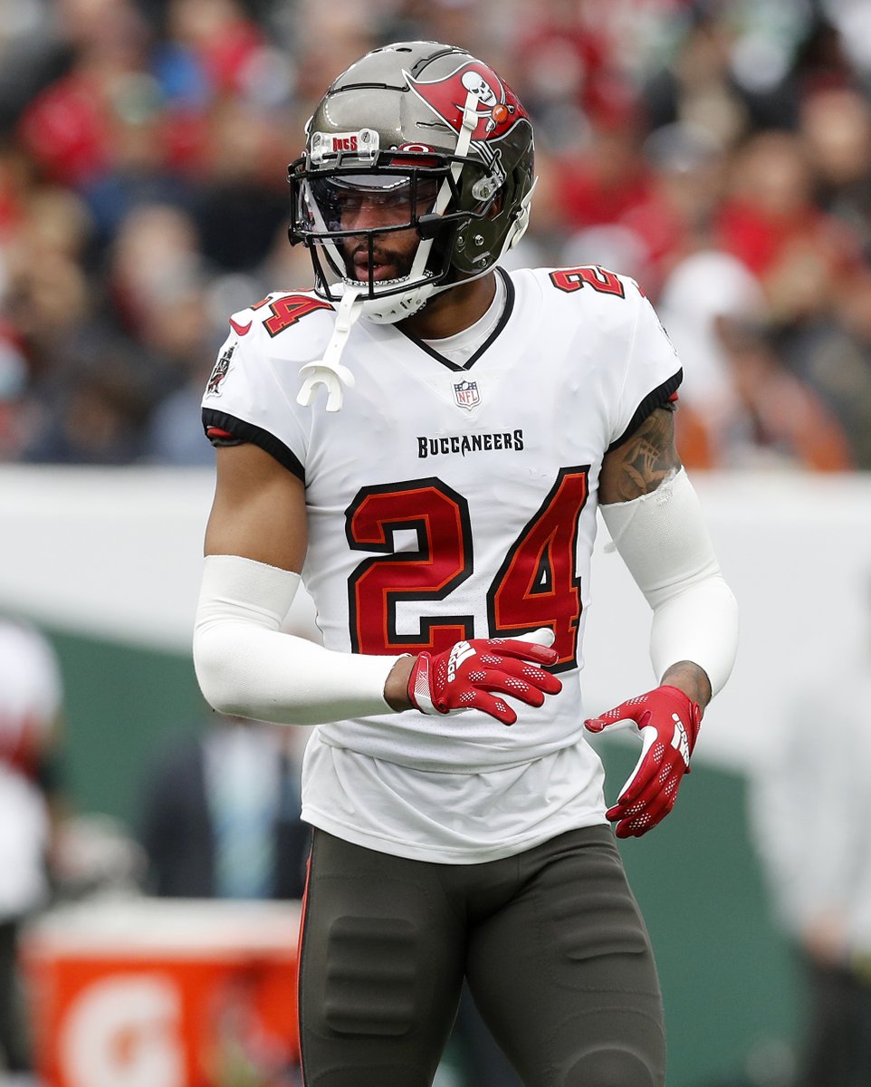 CB Carlton Davis is re-signing with the Bucs on a 3-year, $45M deal, per @JosinaAnderson