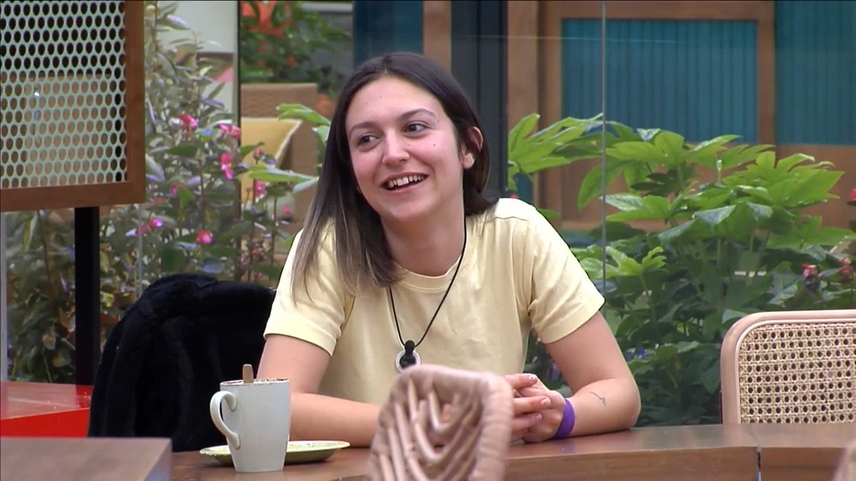 SecretStory_es's tweet photo. Tom: "Tú lo que sientes por él, él no siente ni la mitad"
Marta: "Yo no lo veo así"
Tom: "Yo te digo que tienes que tener una conversación con él porque no vais a llegar a nada. Te está usando. Te lo digo, que yo tengo experiencia en eso" #Secret14M https://t.co/mABaQl0peW https://t.co/T5iRmESAjL