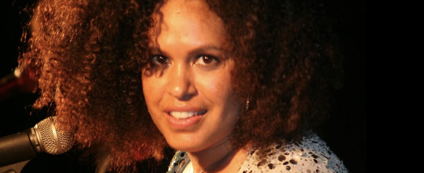 HAPPY 52nd BIRTHDAY: Christine Anu, Australian singer (b.1970)  