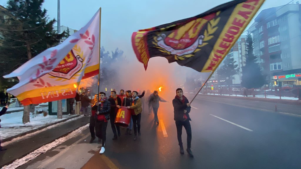 SEN BENİM ŞEHRİMDEKİ YANGINLARIN ADI !

#uAUNIErciyes
#ultrAslanUNI