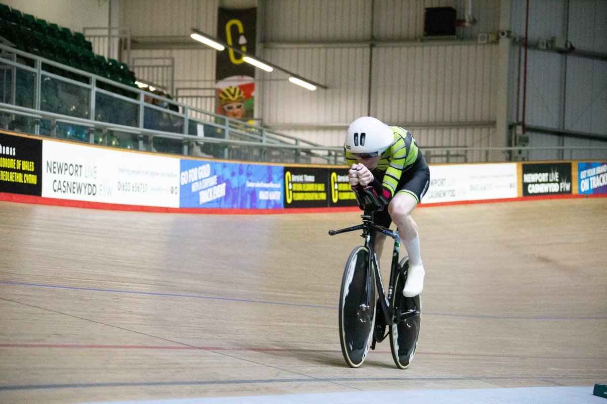 BBC Sport Shropshire (@bbcshropsport) on Twitter photo 🚨Cyclist Fred Meredith will be talking with <a href="/adamgreen30/">Adam Green</a> on Breakfast <a href="/BBCShropshire/">BBC Shropshire</a> tomorrow at 0825.
🚴The 17-year-old smashed the junior 1⃣hour distance record by 600m in the 🏴National Velodrome today.
🏅Fred rides for #Shrewsbury based team <a href="/HolohanCoachRT/">Holohan Coaching RT</a>. 🚨Cyclist Fred Meredith will be talking with <a href="/adamgreen30/">Adam Green</a> on Breakfast <a href="/BBCShropshire/">BBC Shropshire</a> tomorrow at 0825.
🚴The 17-year-old smashed the junior 1⃣hour distance record by 600m in the 🏴National Velodrome today.
🏅Fred rides for #Shrewsbury based team <a href="/HolohanCoachRT/">Holohan Coaching RT</a>.
