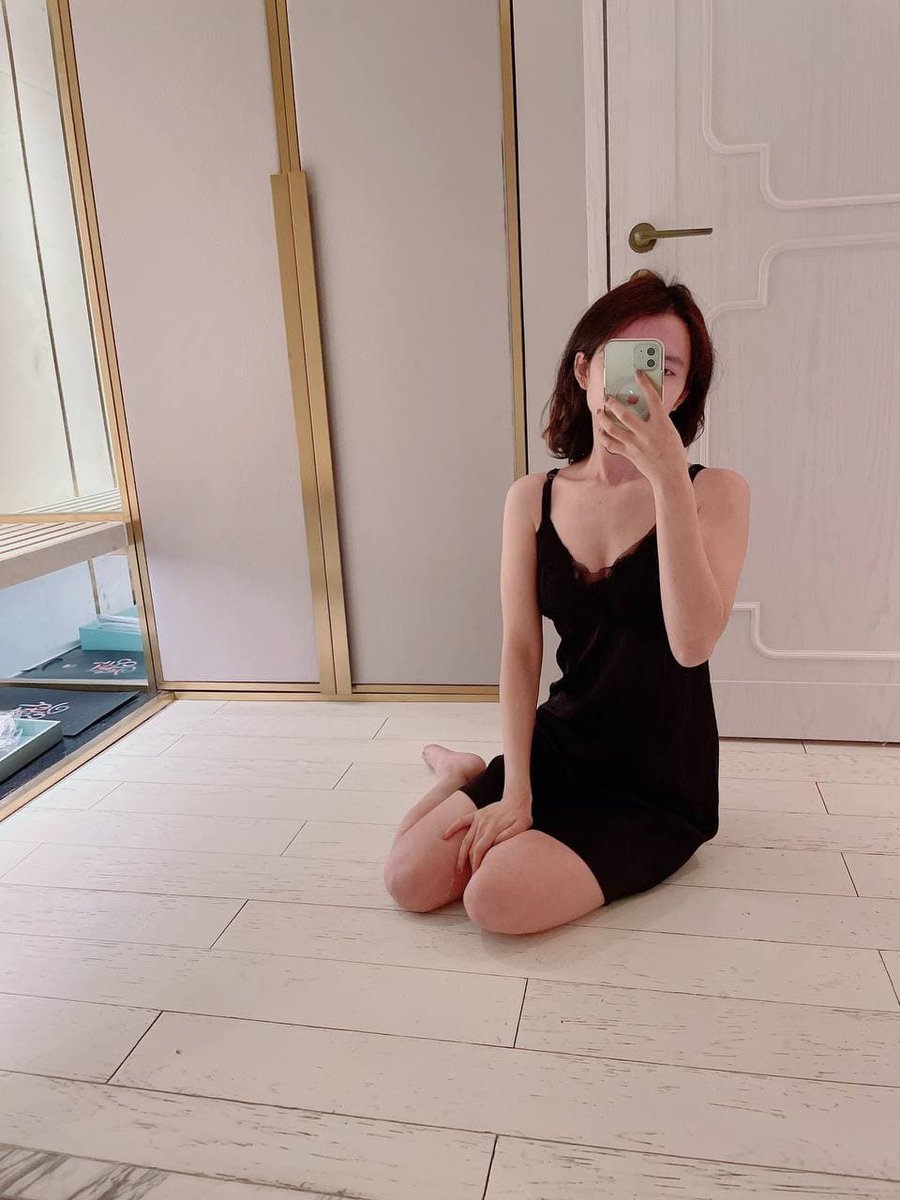 BiancaCodina's tweet image. Life is your own. Dress up and be cute.