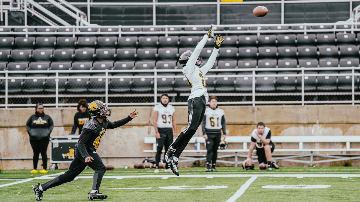 UAPBLionsFB's tweet photo. 😉 https://t.co/q8yCCS05oW