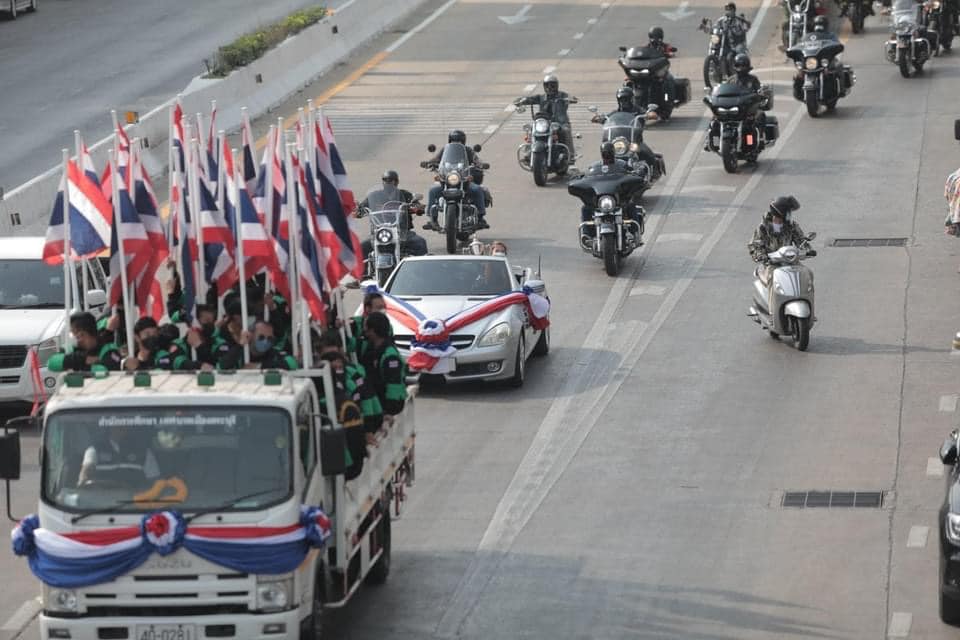 ♥LOVE The king ♥ #เรารักพระเจ้าอยู่หัว tweet media