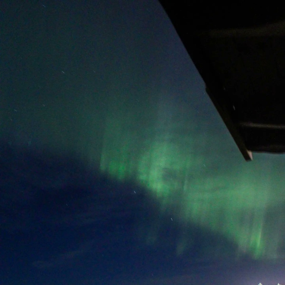 Ennaidblogs's tweet photo. How magical our universe is. The lady aurora might not protect us from the evil of humanity, but my goodness, she goes to some length to protect our planet. She danced for hours with her shield battling that solar flare. 
I have been going through a really tough time with https://t.co/C8Eom9gVbV