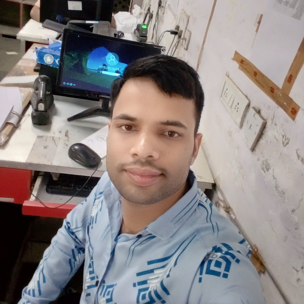 AnkitKu55637359's tweet photo. #NewProfilePic department of post Mumbai officc https://t.co/tdPs9IfeVW