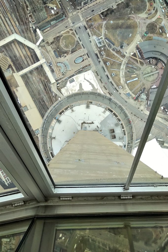 CrystalxClarity's tweet photo. Also went up 33 more floors to the #SkyPod (last 2 photos). That was crazy! I thought I was high already, but the pod was another level 😂. #Views #HomeIsToronto ❤️✊ https://t.co/leC9ejdYrK