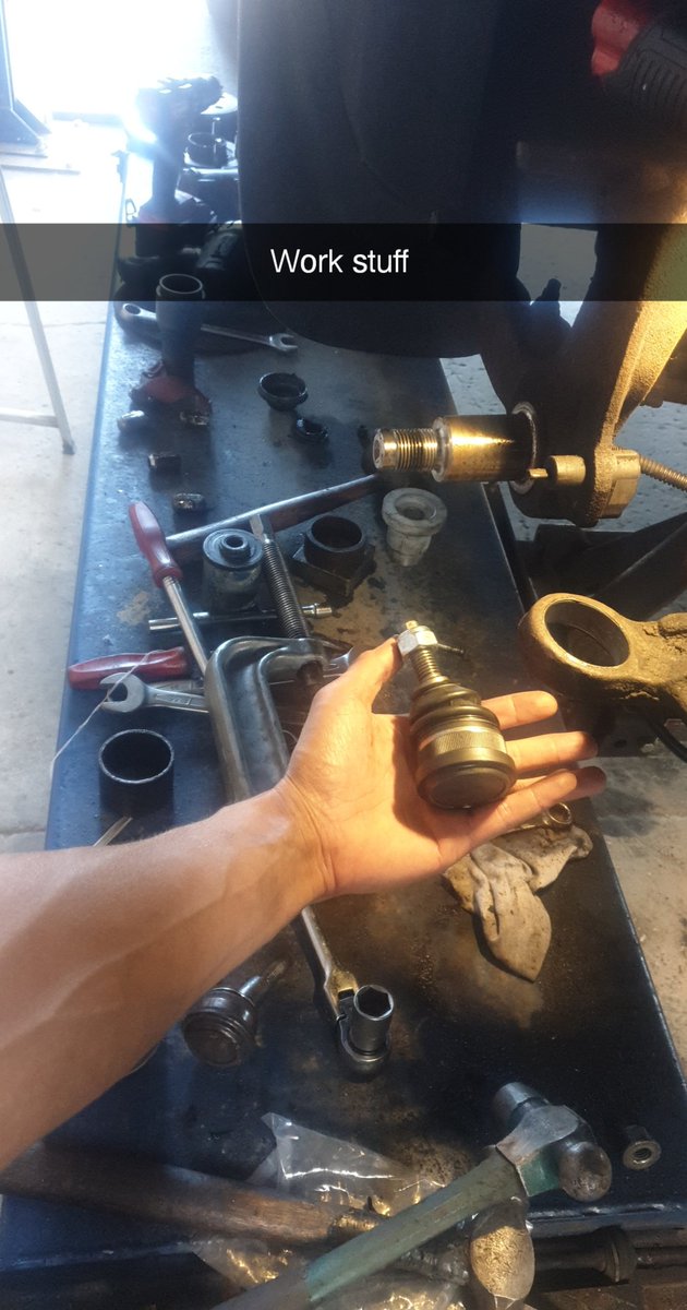 JustAmyst's tweet photo. 2000 Ford right hand lower ball joint replacement, look at what needs to come off for that one part 😂 , #mechanic #heavydiesel #work https://t.co/b8LAb9Jt1G