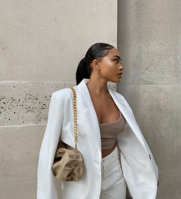 SHOPKAECHE's tweet image. #STYLEINSPO ✨ / Add pieces like Iced Initial Pendant or Custom Glacier Nameplate Necklace to a look like this🤍 || KAECHE.com #notourpic #KAECHE #SHOPKAECHE #tarnishfreejewelry #18kgold #goldplatedjewelry #qualityjewelry #goldjewelry #blackownedjewelry...