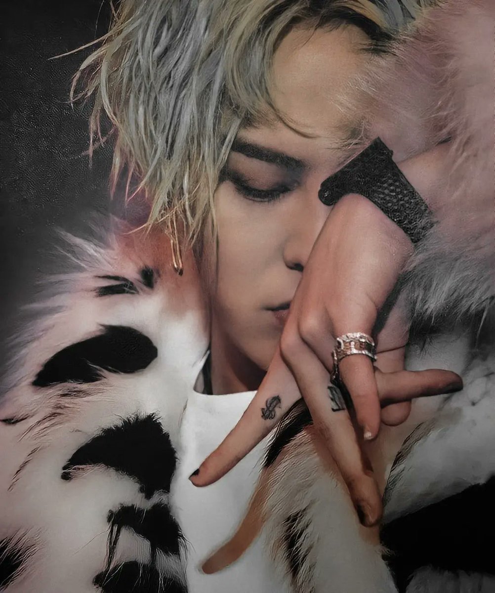 angela_mj_777's tweet photo. Gdragon swag 😎
@IBGDRGN
#gdragon #gd #BIGBANG #jiyong #Globalvip https://t.co/SqaeHPLmOL
