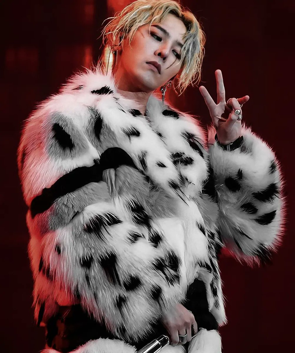 angela_mj_777's tweet photo. Gdragon swag 😎
@IBGDRGN
#gdragon #gd #BIGBANG #jiyong #Globalvip https://t.co/SqaeHPLmOL
