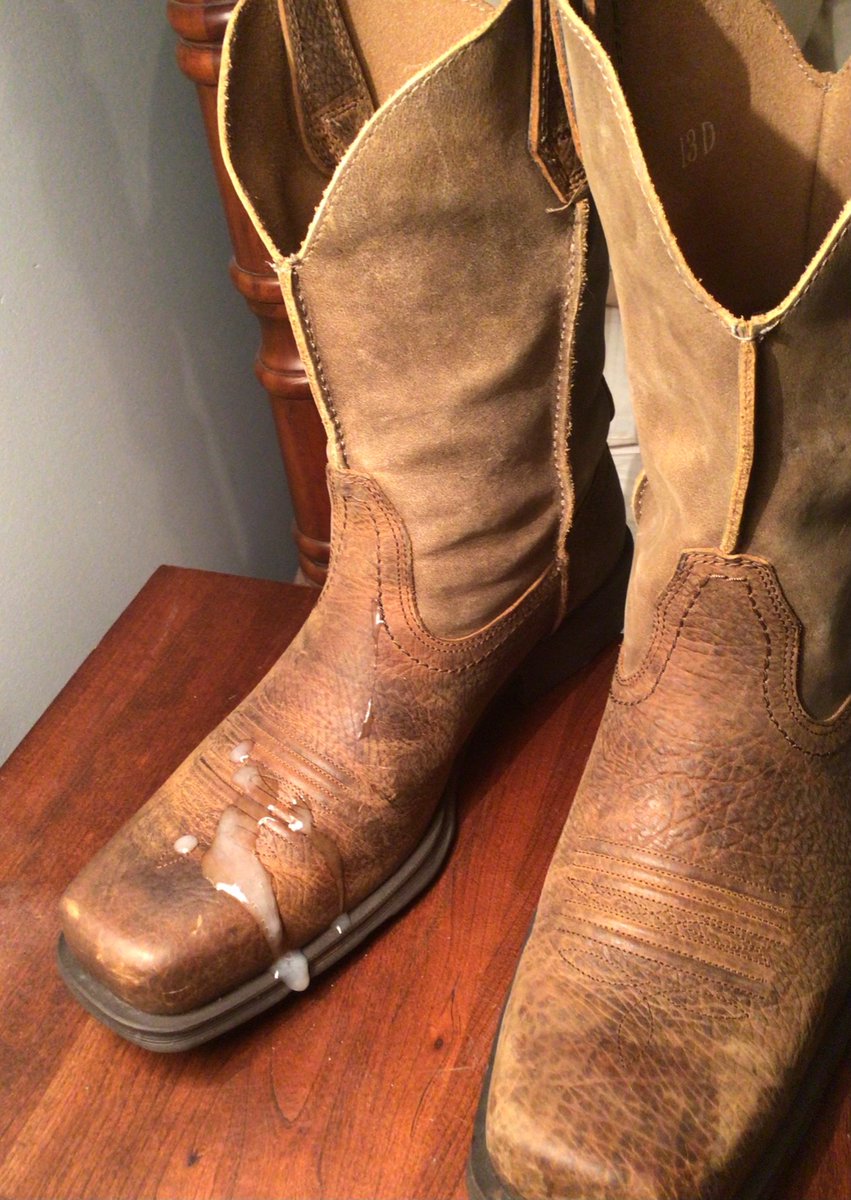 TNin2boots's tweet photo. New boots, new leather smell… https://t.co/s2wHmM3TPN
