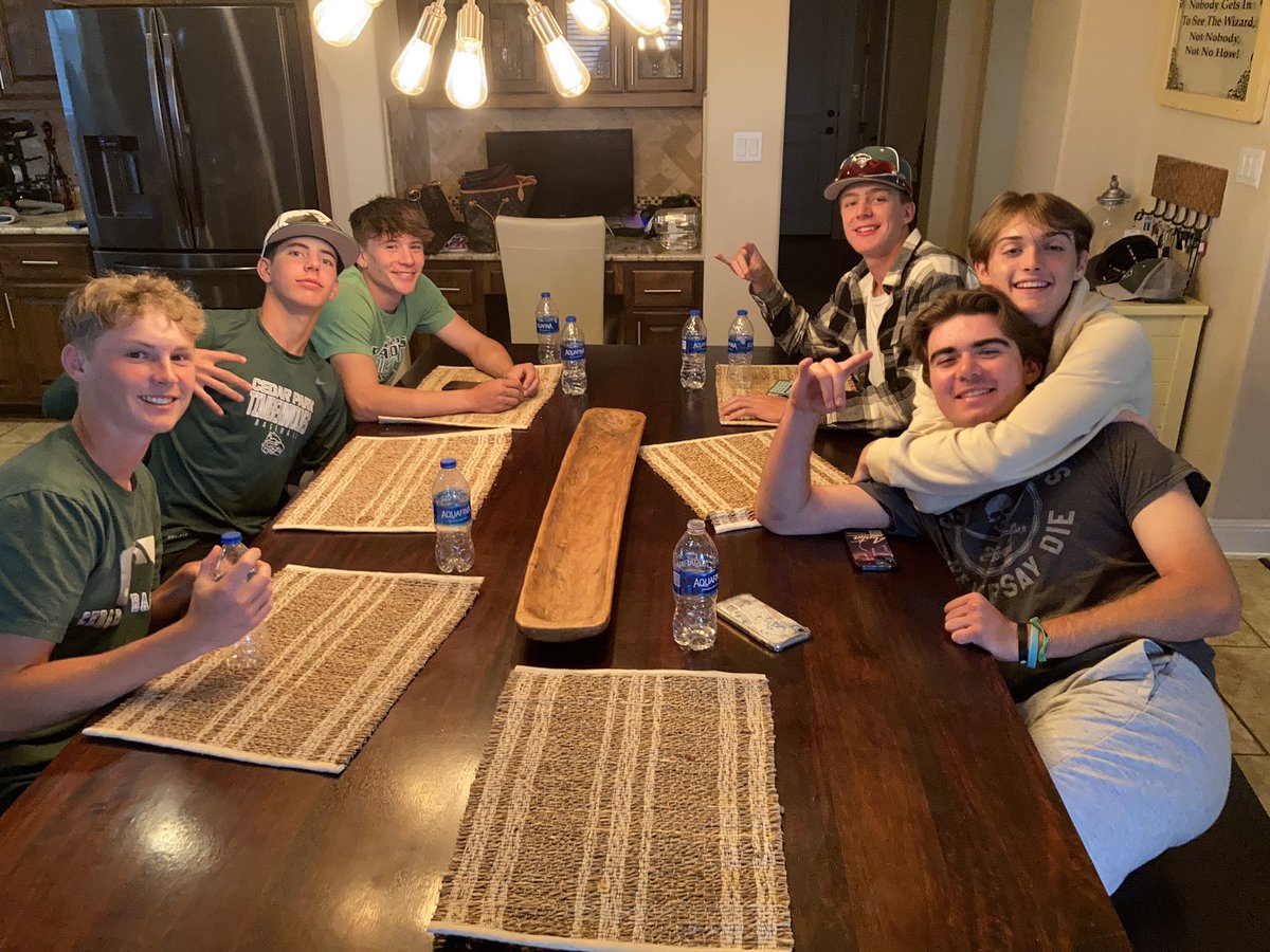 l4for4's tweet photo. Breaking Bread and Telling Stories tonight! @CedarParkBaseb1 Good times! #Mudita https://t.co/gcrFCwOtxe