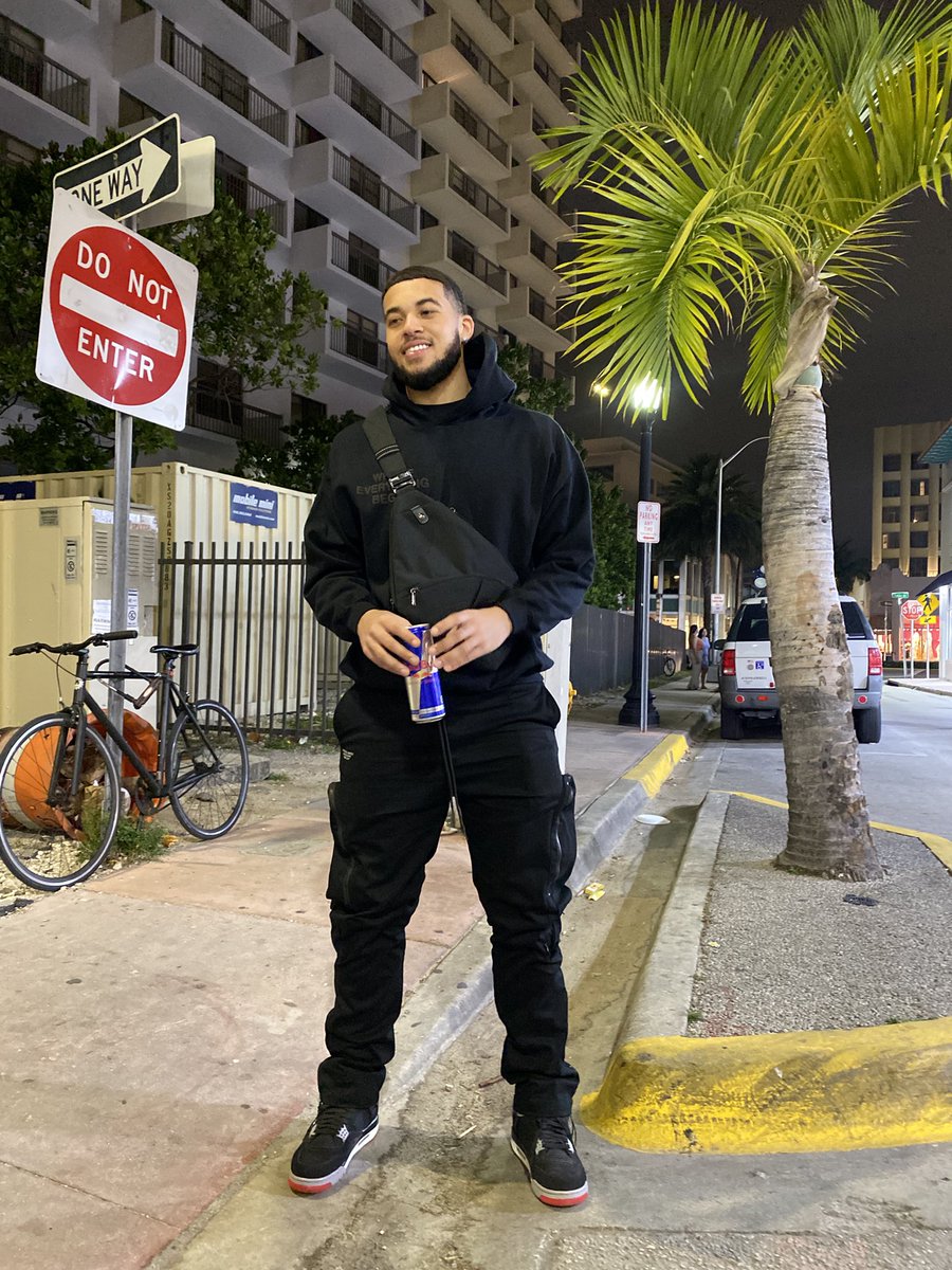 ihatezayy's tweet photo. Let em wonder💫 https://t.co/C3zEz1bXCR