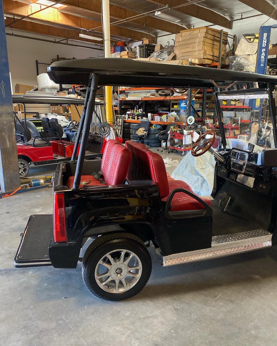 ParkPlaceCali's tweet photo. This is how we ROLLS! Excalibur model with Red Alligator Upholstery. Sales &amp; Rentals. Available in 4, 6 or 8 Seats. Beach, Golf &amp; Street Legal. We Ship Anywhere 》》 Goto https://t.co/bdRJsEneoa or Call Us Today (818) 815-9713.

 #California #USA #SantaMonica #VeniceBeach #Malibu https://t.co/wnlsYxS5Za