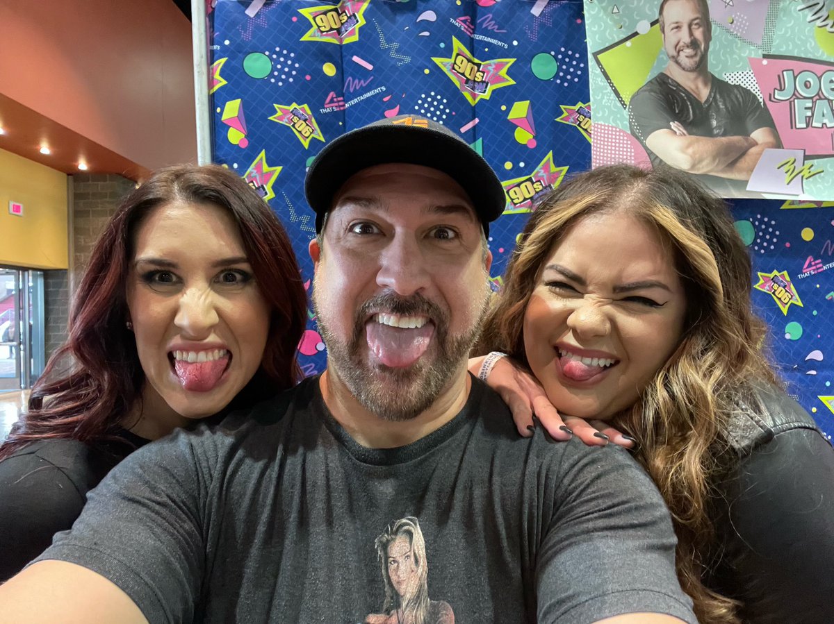 LoveDollCC's tweet photo. #90sCon was amazing this weekend and these guys were the best (as always!) @nickcarter @aj_mclean @realjoeyfatone #BackSync https://t.co/1EsfdWpZXp